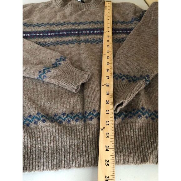 Vintage Jantzen Wool Blend Fair Isle Sweater - Made in USA (Size M) - Picture 11 of 12